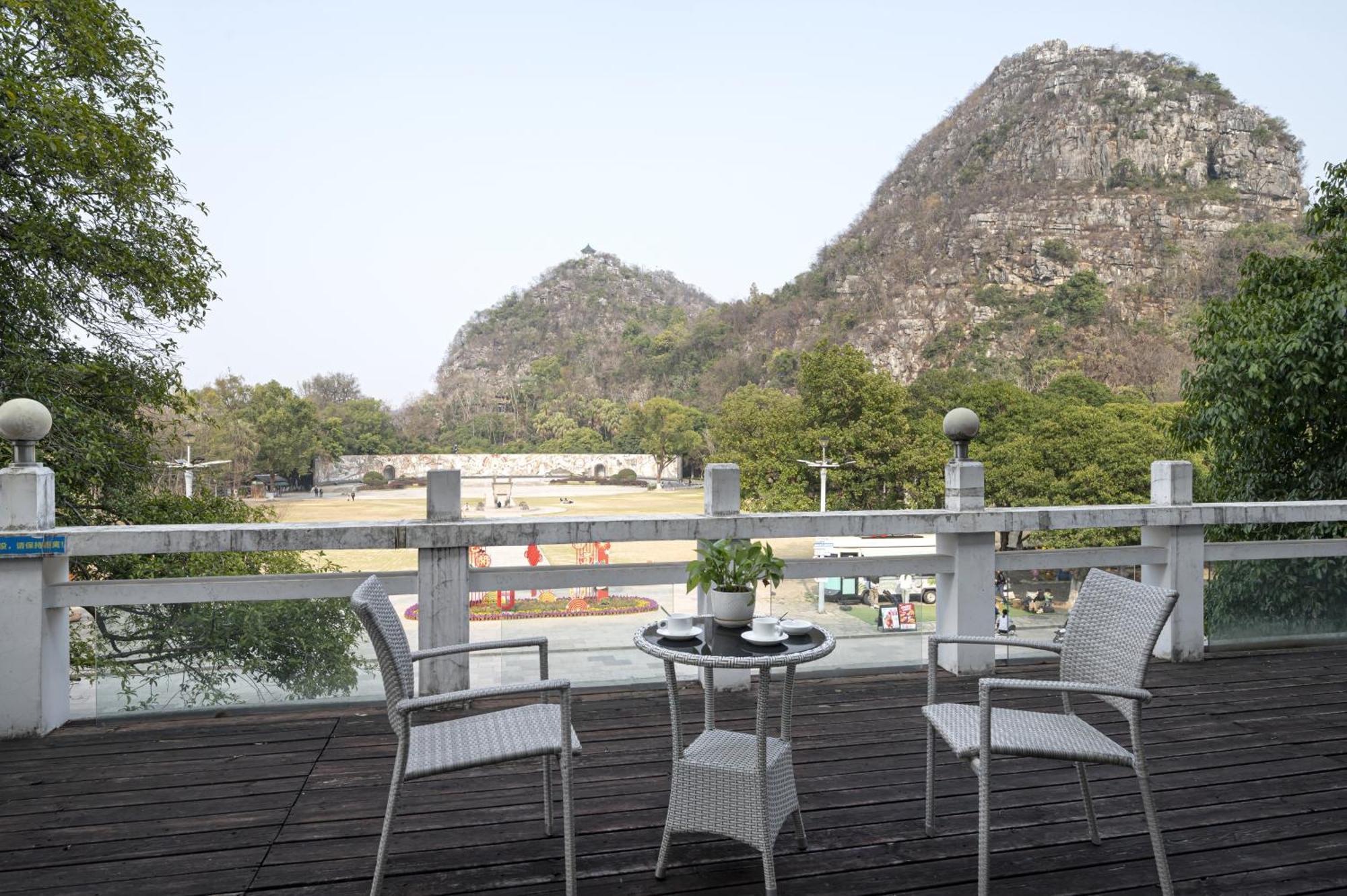 Guilin Crystal Crescent Moon Hotel Esterno foto